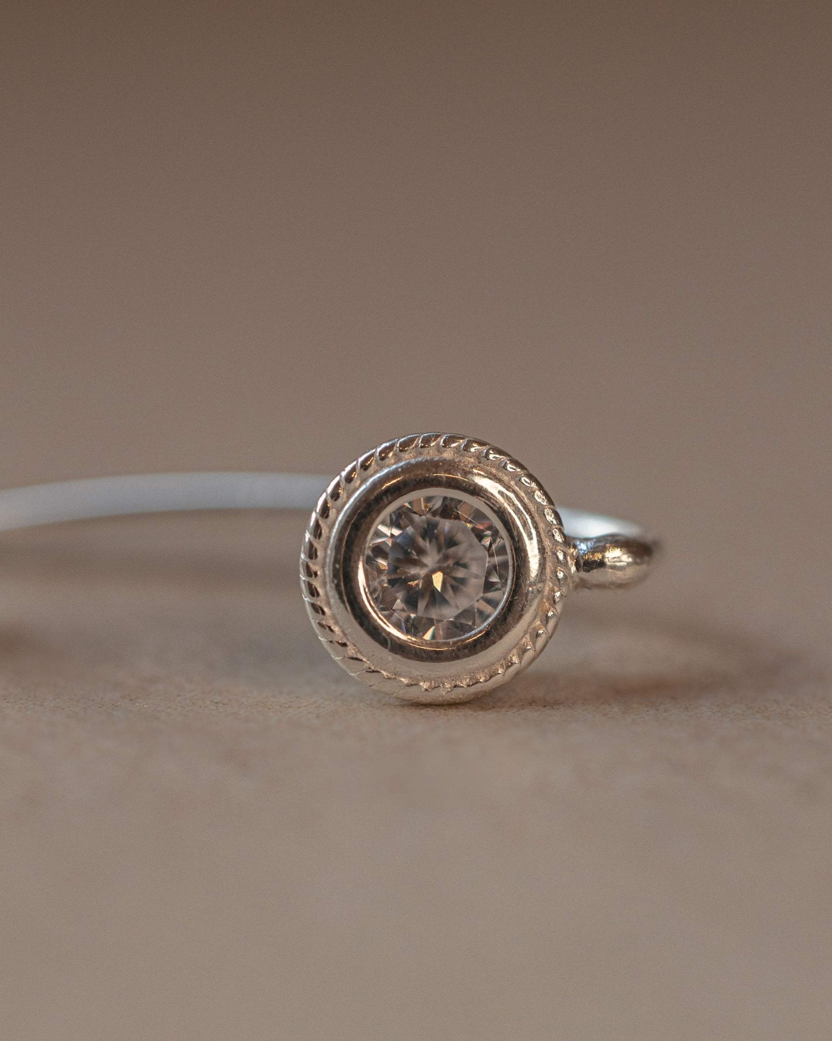 A CLASSIC EARCUFF Nella & Sina