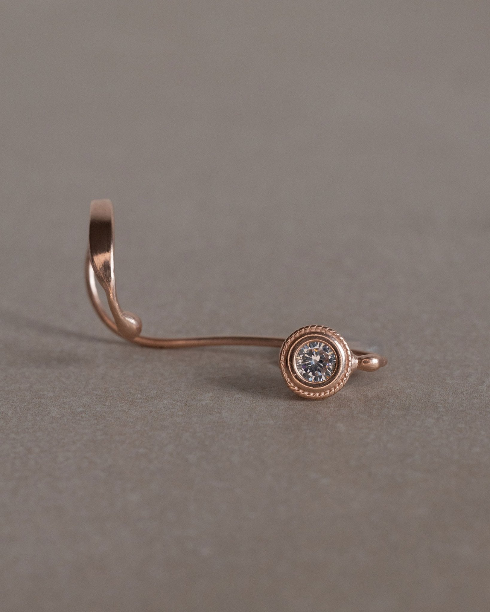 A CLASSIC EARCUFF Nella & Sina