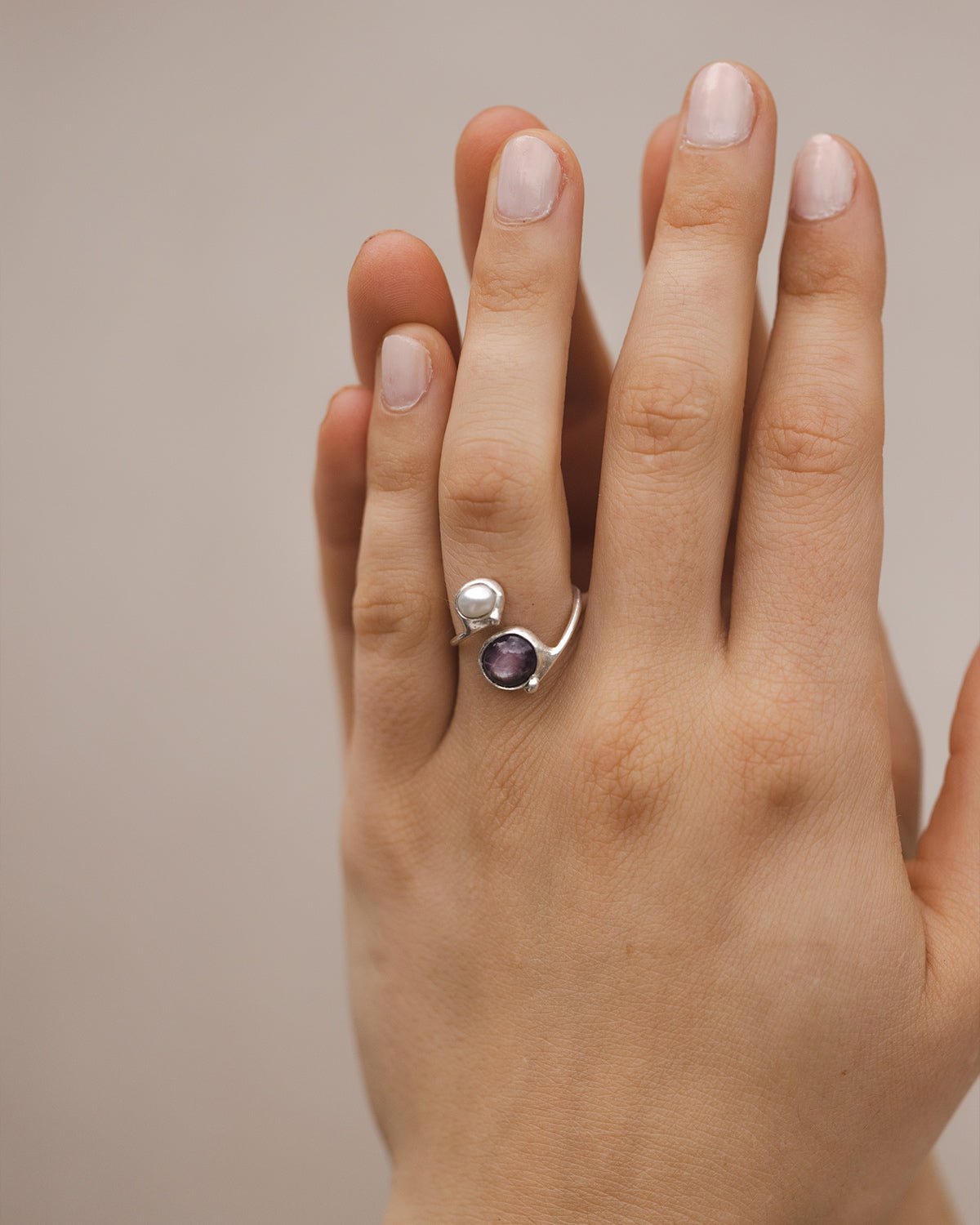 Amys Sternrubin Ring Nella & Sina