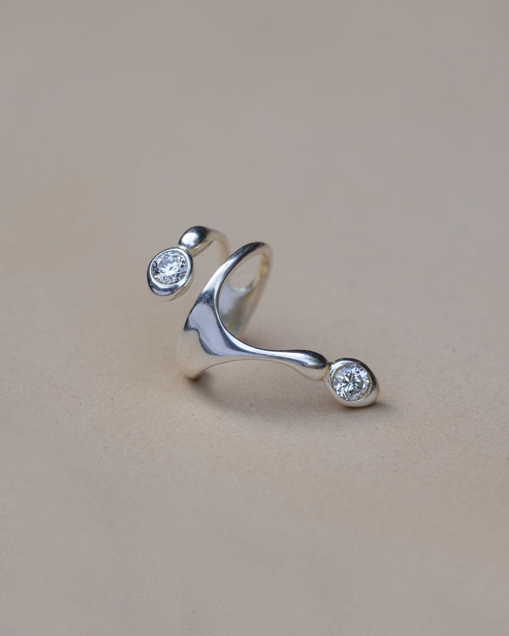 Marie Earcuff Nella & Sina